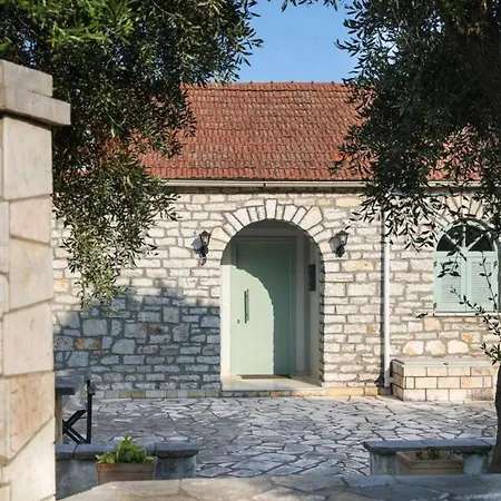 בית נופש Sinies Stone - Ne Corfu